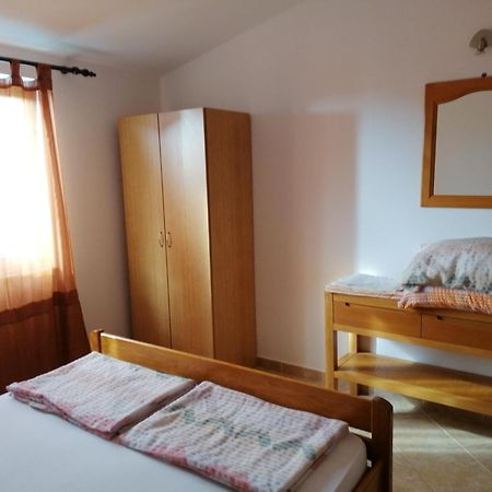 Apartments Villa Venera Ražanac Eksteriør bilde