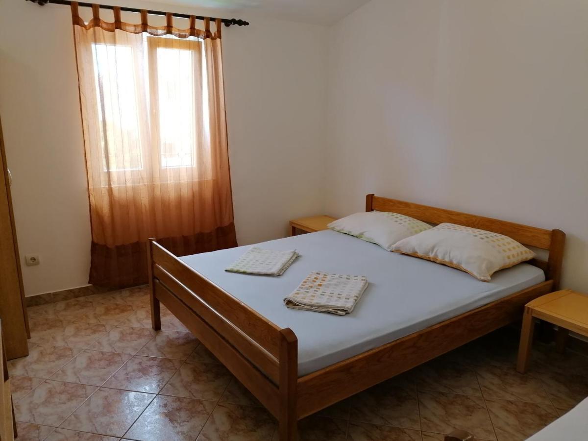 Apartments Villa Venera Ražanac Eksteriør bilde